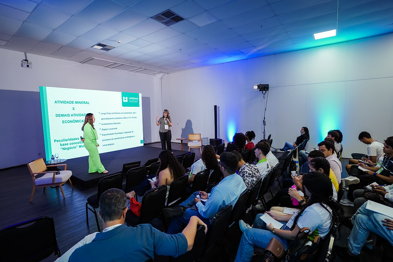 Minicurso “Mineração em Perspectiva” aproxima universitários do papel das políticas públicas e das organizações no setor mineral